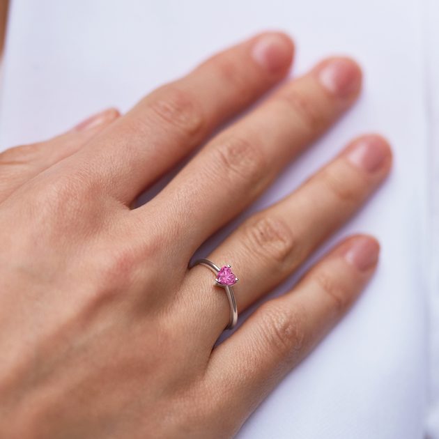 Heart-shaped Pink Sapphire Ring in White Gold