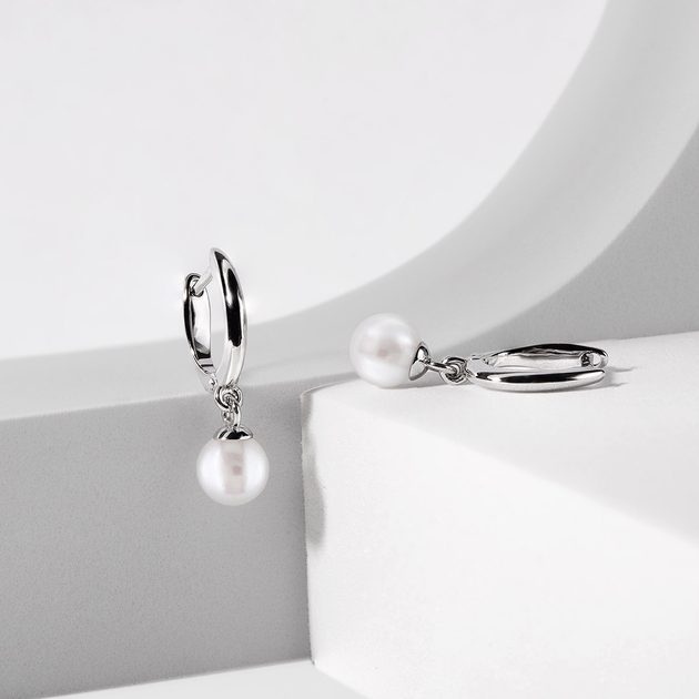 Sladkovodní perlové náušnice v bílém zlatě | KLENOTA