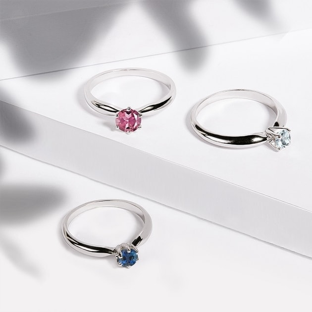 Objevte nový trend: zásnubní prsteny s drahokamem | KLENOTA