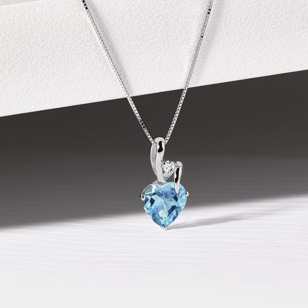 Heart-shaped topaz and diamond necklace in white gold | KLENOTA