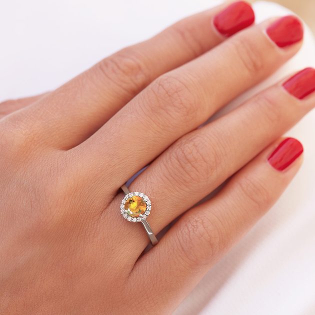 Prsten halo s diamanty a citrínem v bílém zlatě | KLENOTA