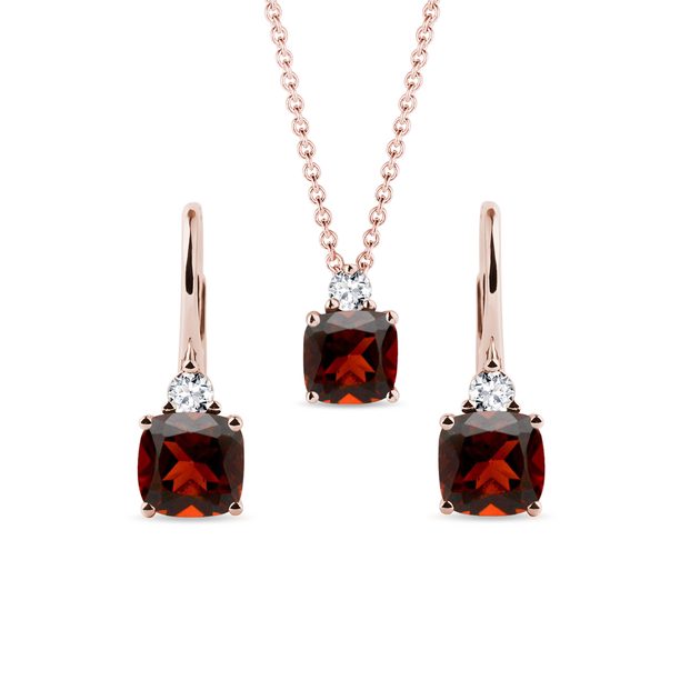 Garnet and Diamond Jewelry Set in Rose Gold