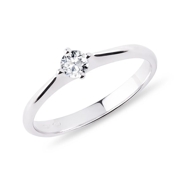 Minimalistický prsten s diamantem v bílém zlatě | KLENOTA