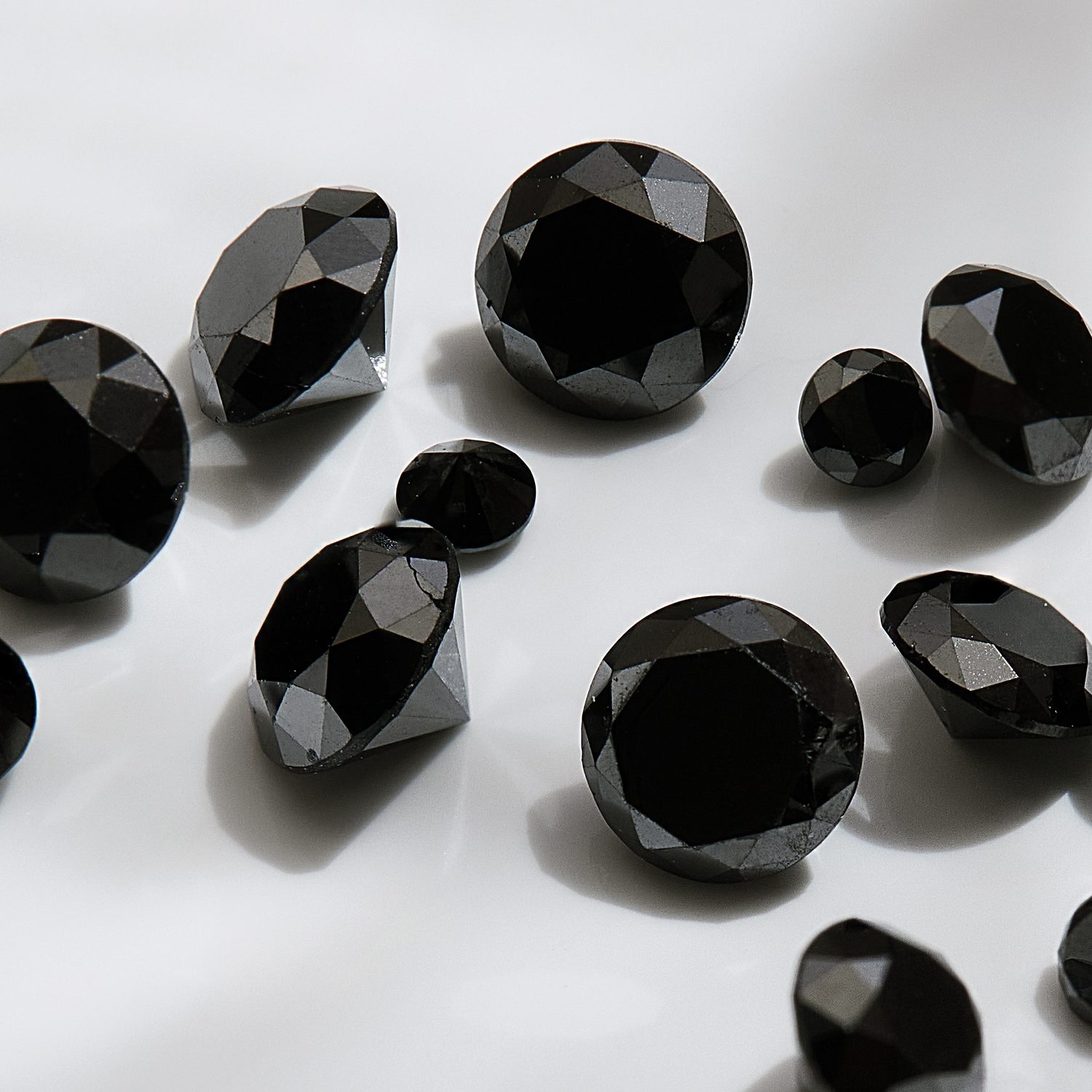Schwarze Diamanten - KLENOTA