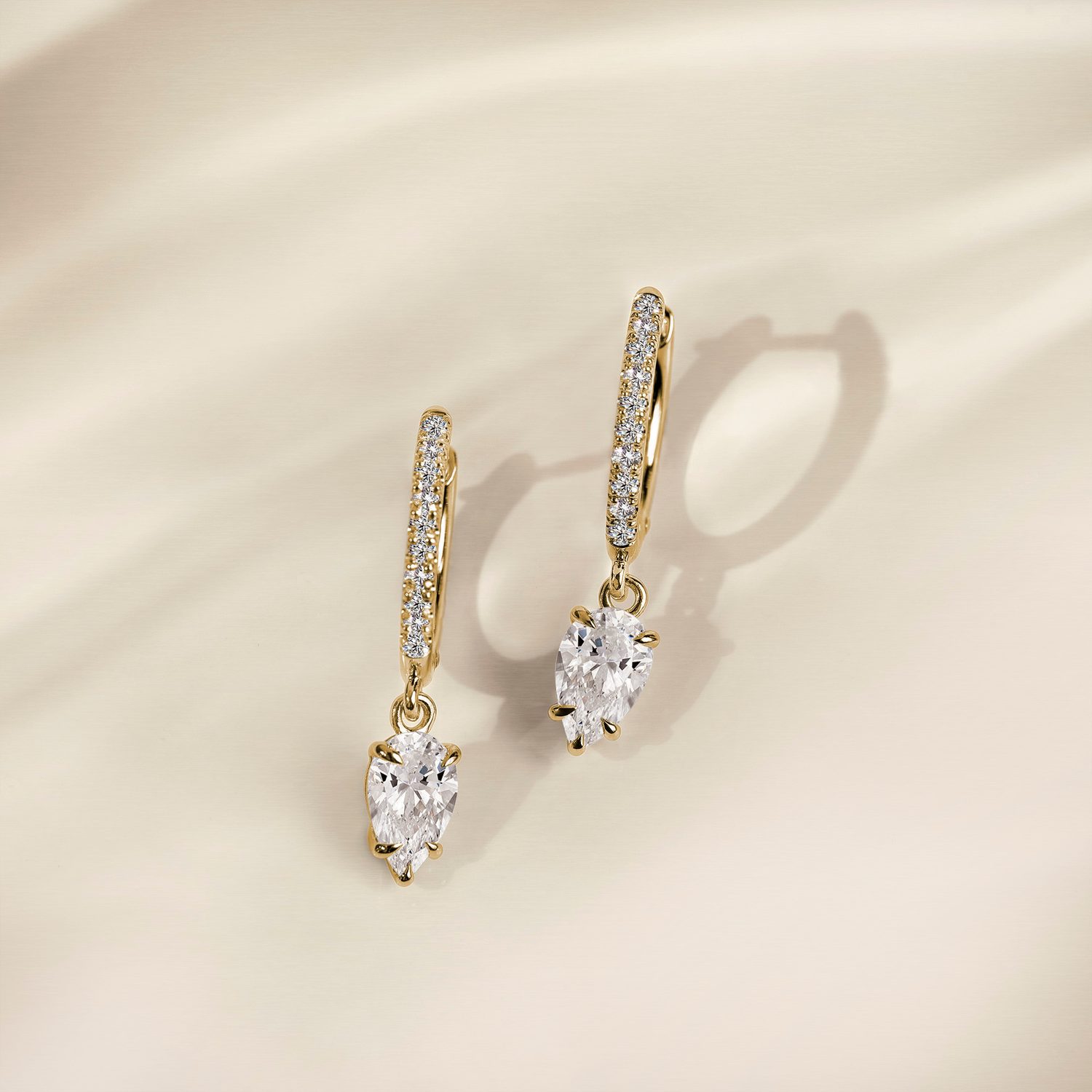 Luxusní visací náušnice s lab grown diamanty KLENOTA