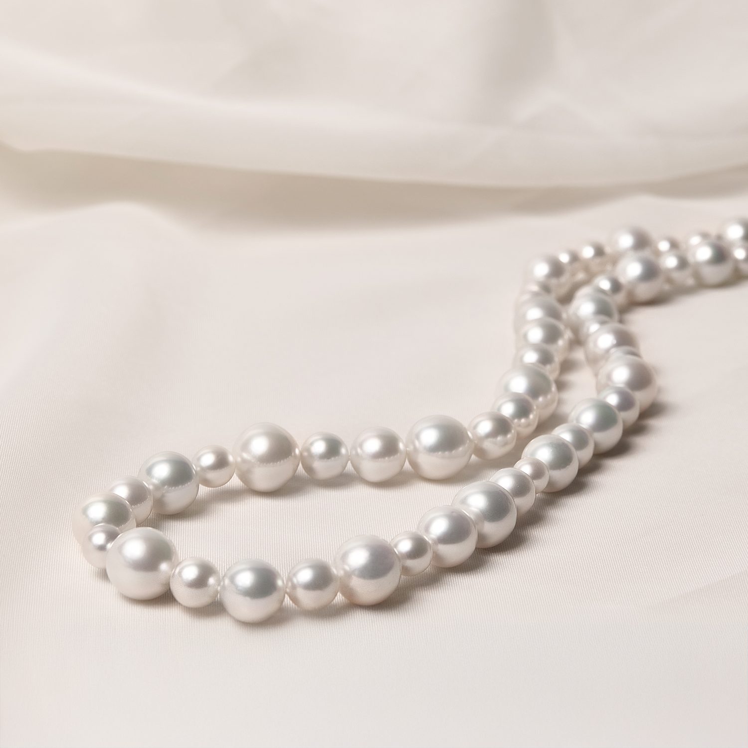 Náhrdelníky s diamantovým andílkem a polárkou KLENOTA