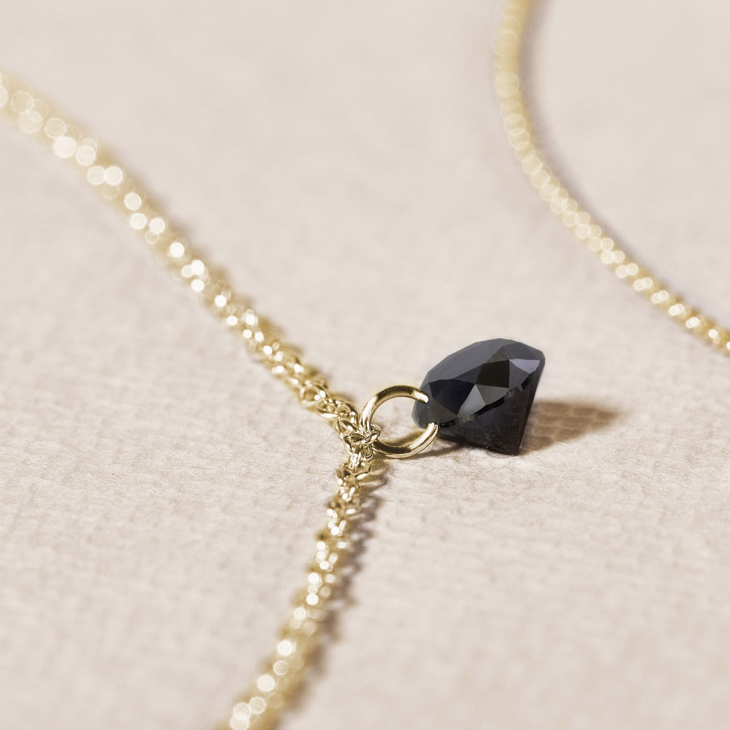 Armband mit schwarzem Diamanten - KLENOTA