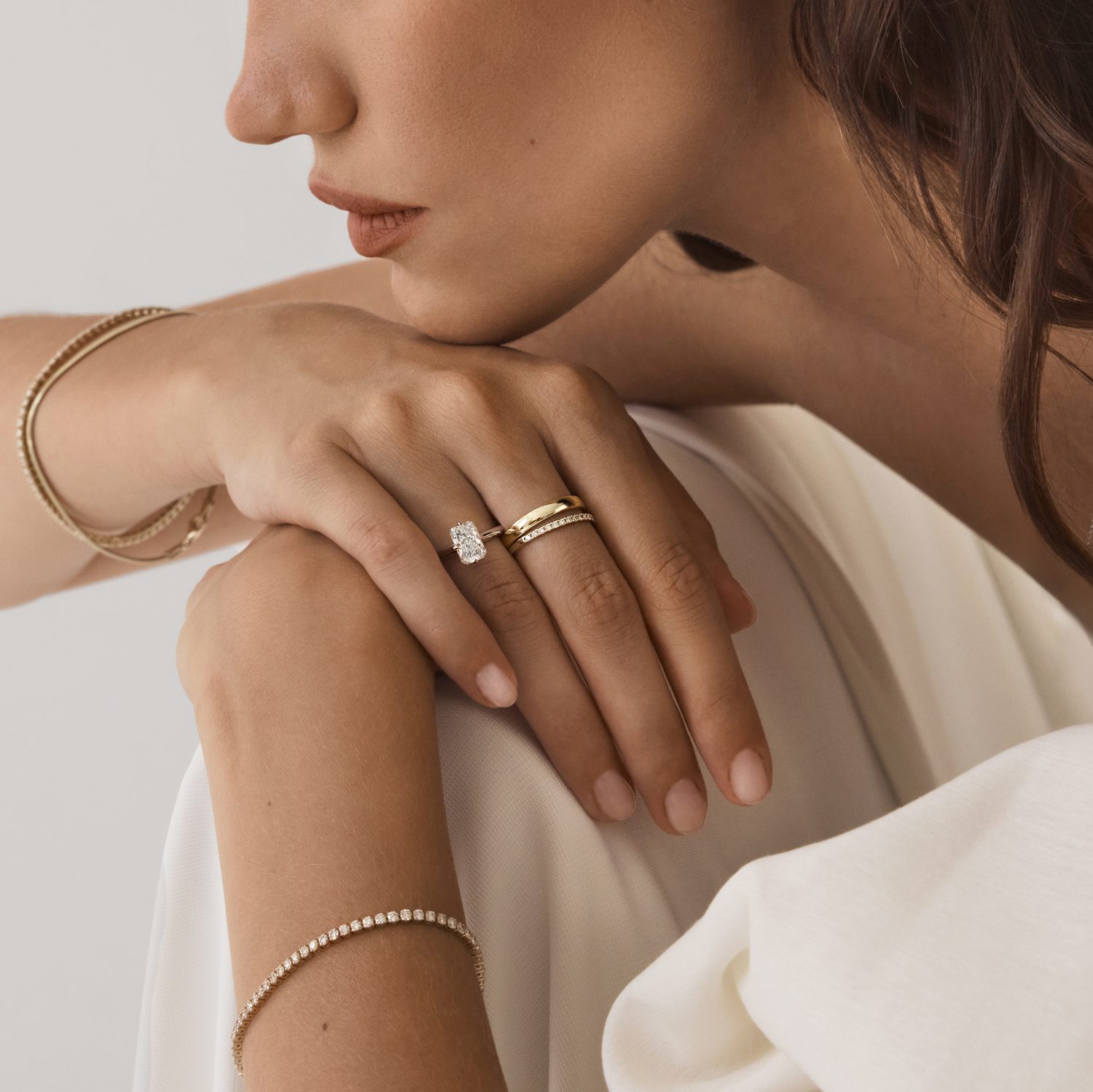 Ring mit Labordiamant aus Gelbgold - KLENOTA