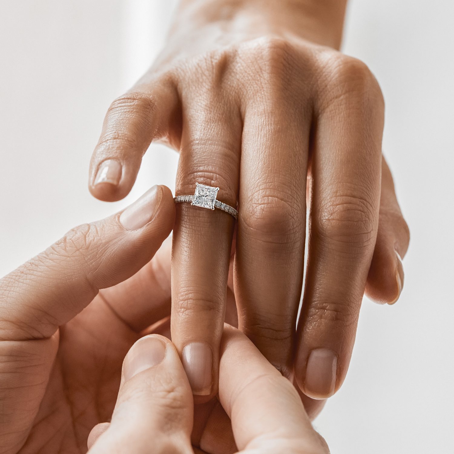 Verlobungsring mit Diamant-Prinzessin - KLENOTA