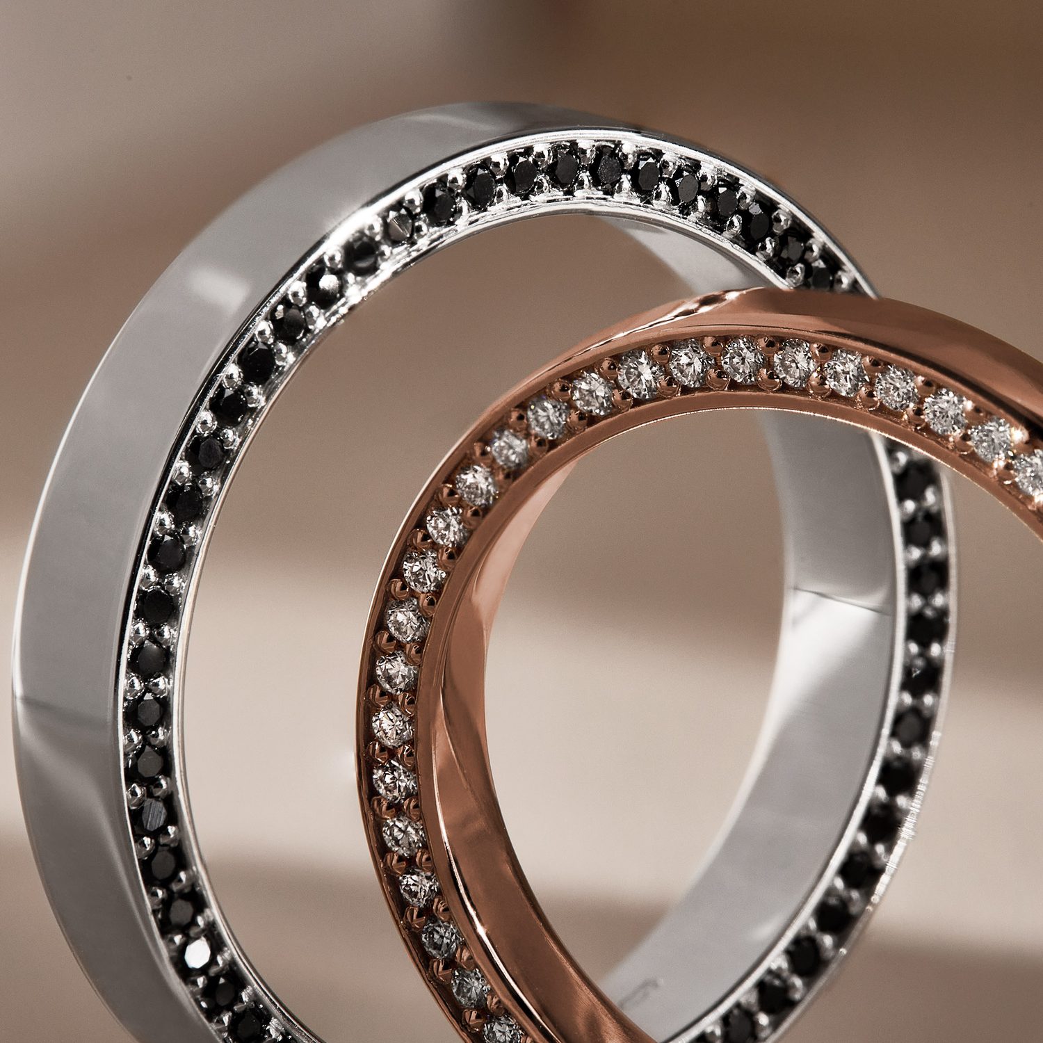 Originelle Ringe mit schwarzem Diamanten - KLENOTA