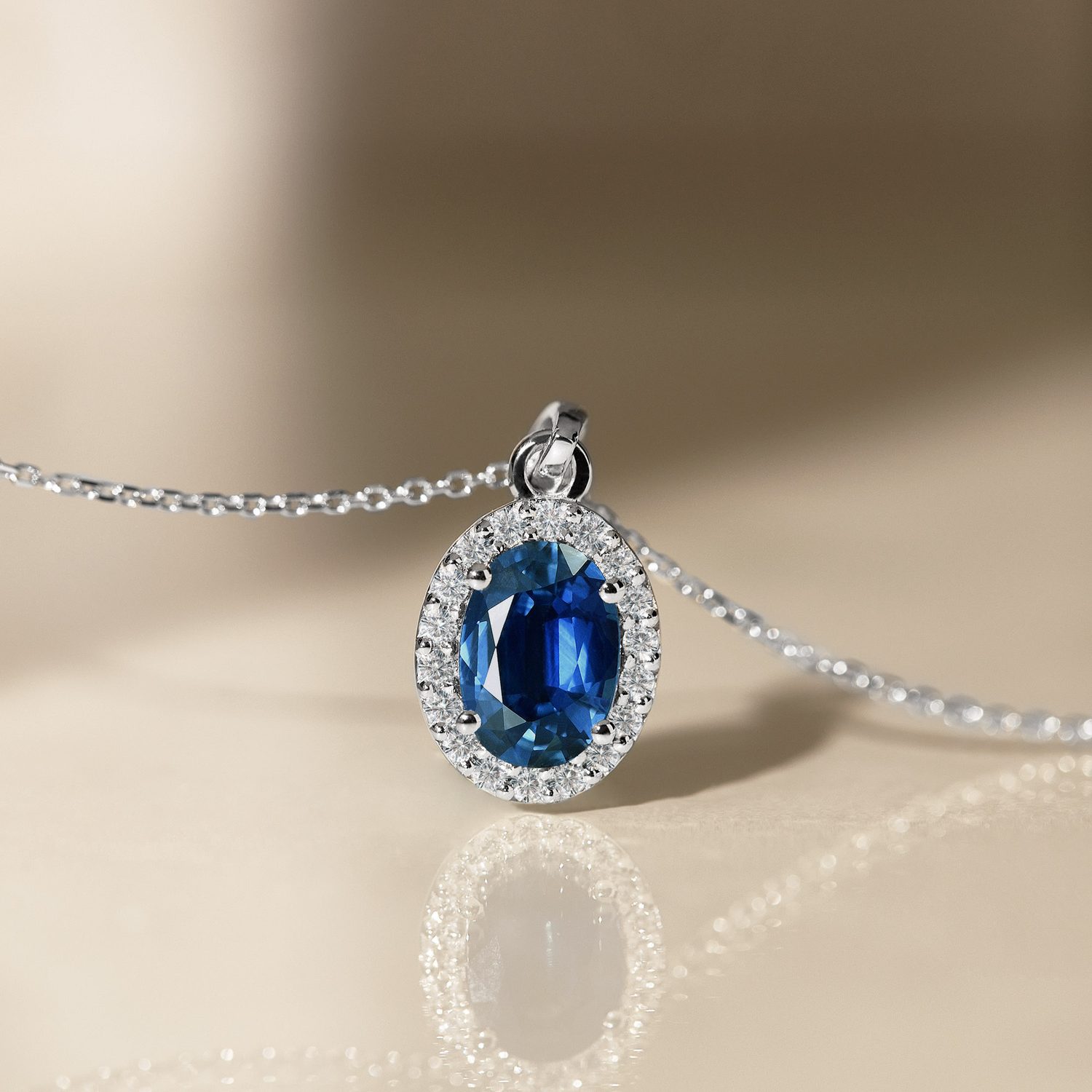 luxury diamond necklace with sapphire in white gold - KLENOTA