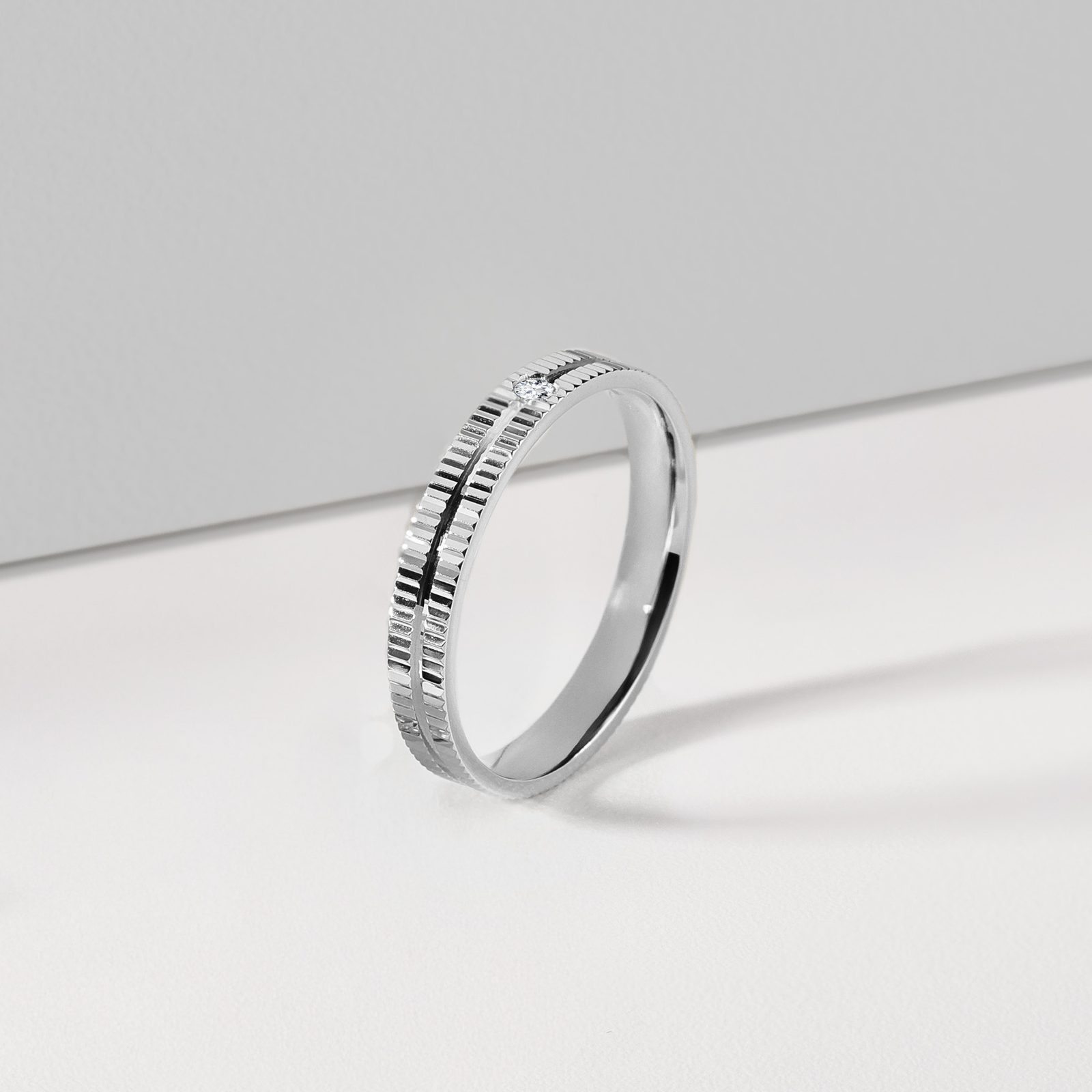 Ridge Rings Female Vertical Ridge Diamond Ring in White Gold | KLENOTA