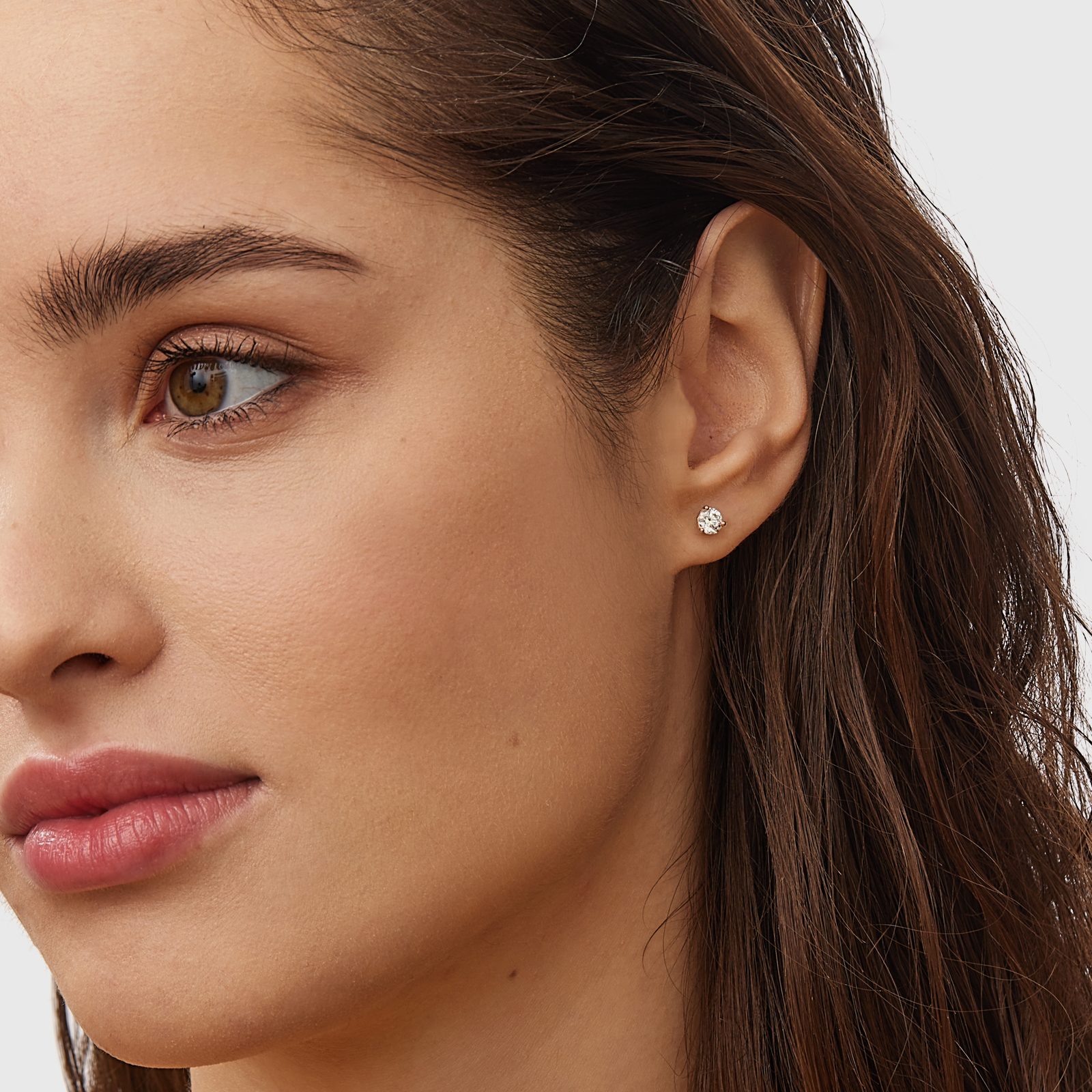 Stud Earrings Made of Rose Gold with Brilliants | KLENOTA