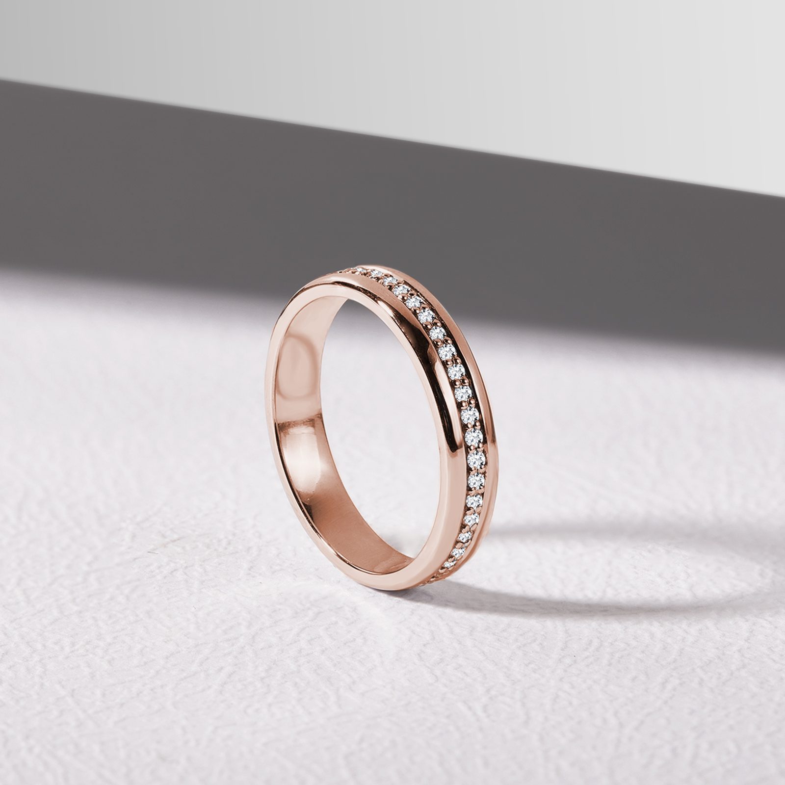 Diamond eternity wedding ring in 14k rose gold | KLENOTA