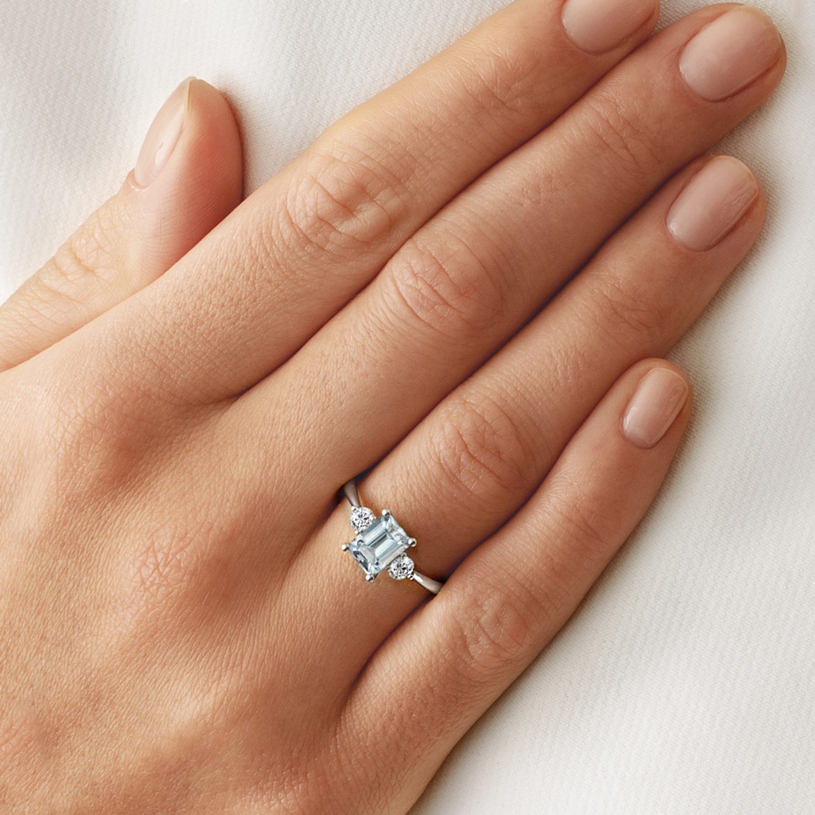 Emerald Cut Aquamarine and Diamond Ring in White Gold | KLENOTA