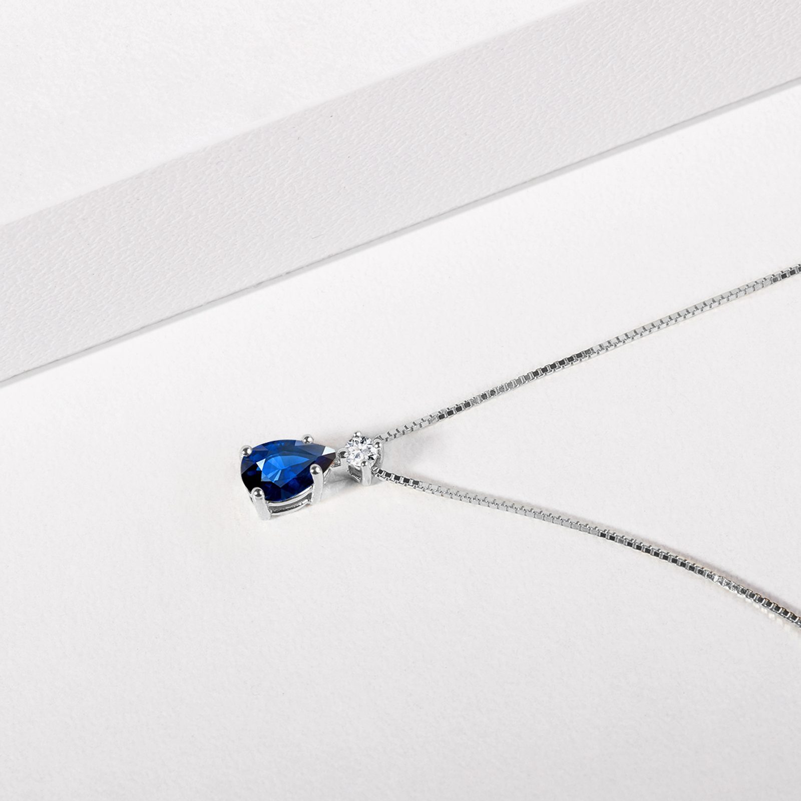 Amazon.com: PEORA 2.75 Carats Created Blue Sapphire Pendant