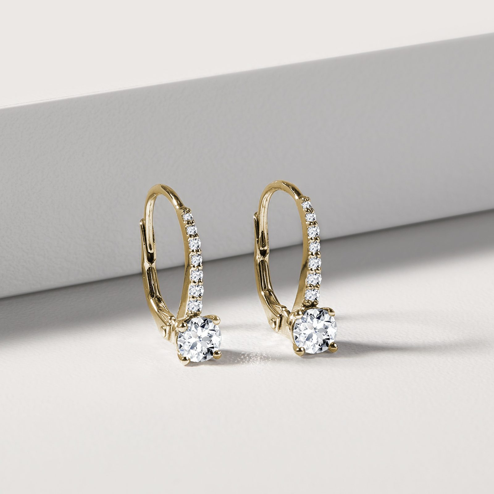 [AMOUR] 14K Yellow Gold ＆ Diamond Lace Leverback Earrings Amour 1/5 CT TW Diamond Lace Leverback Earrings In 14K