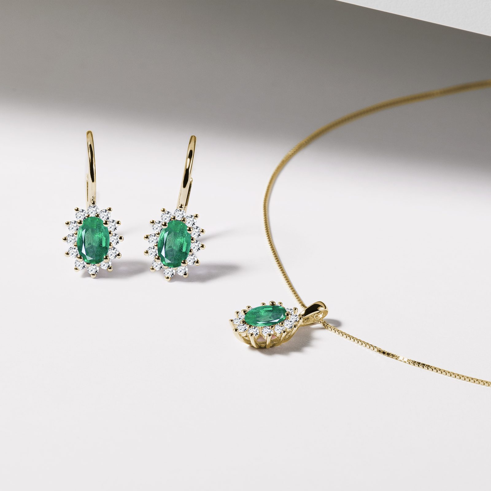 Collier En Or Jaune 14 Carats Avec Diamants Et Émeraude - 18 Pouces | Bijou De Luxe