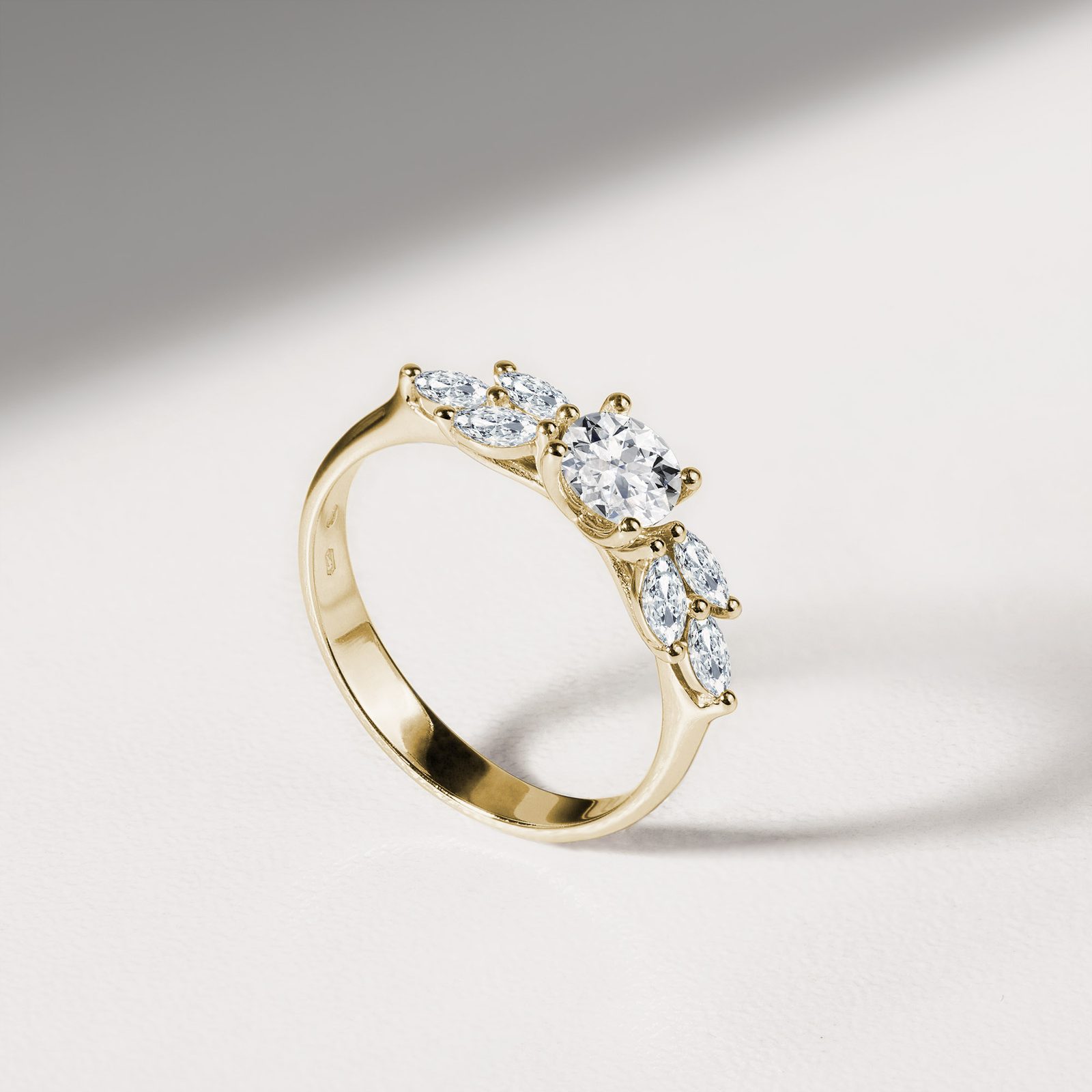 Bague De Fiançailles Mkali – Or Jaune 14K – 5 Pierres Taille Princesse – 3,25 Ct