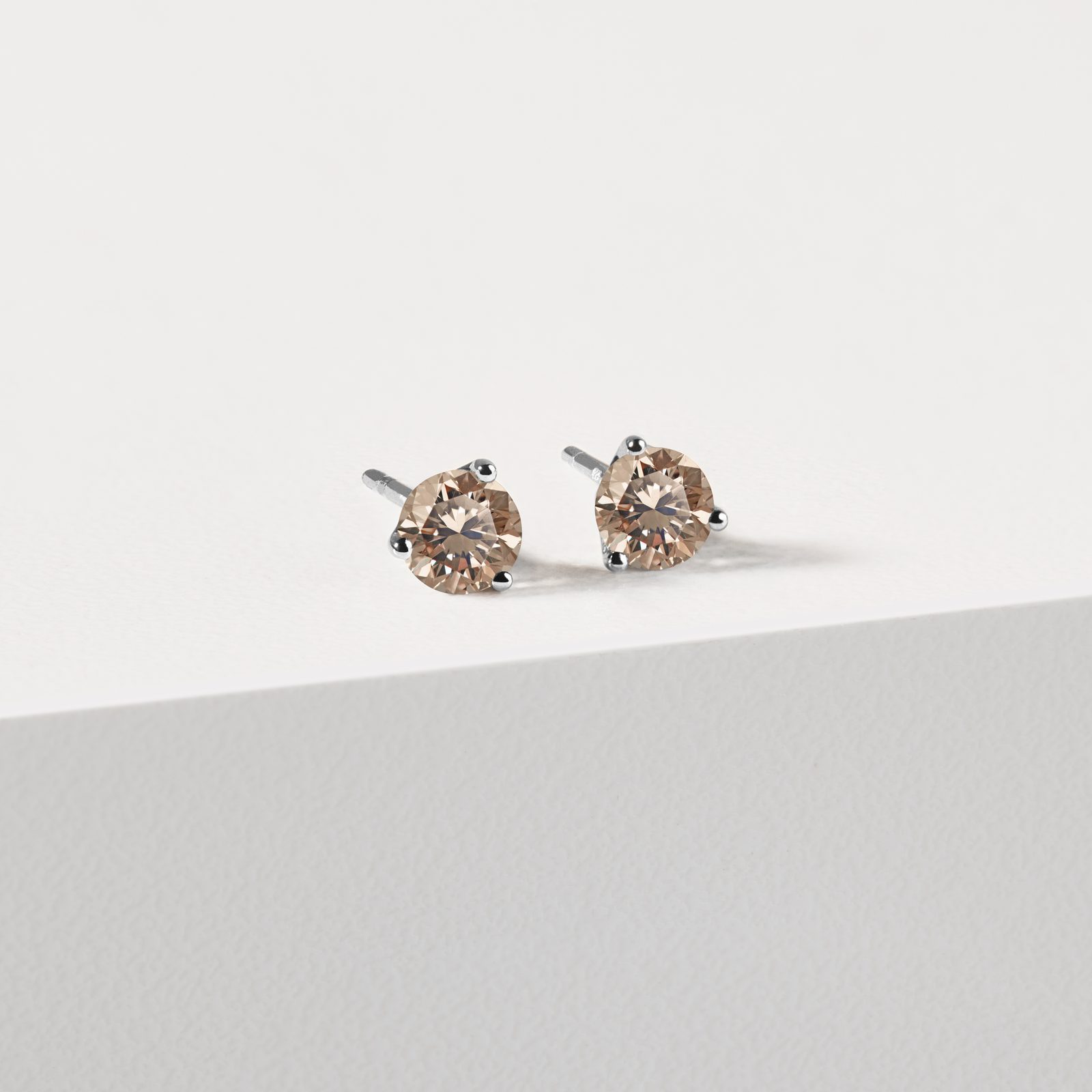 Champagne Diamond Stud Earrings in White Gold | KLENOTA
