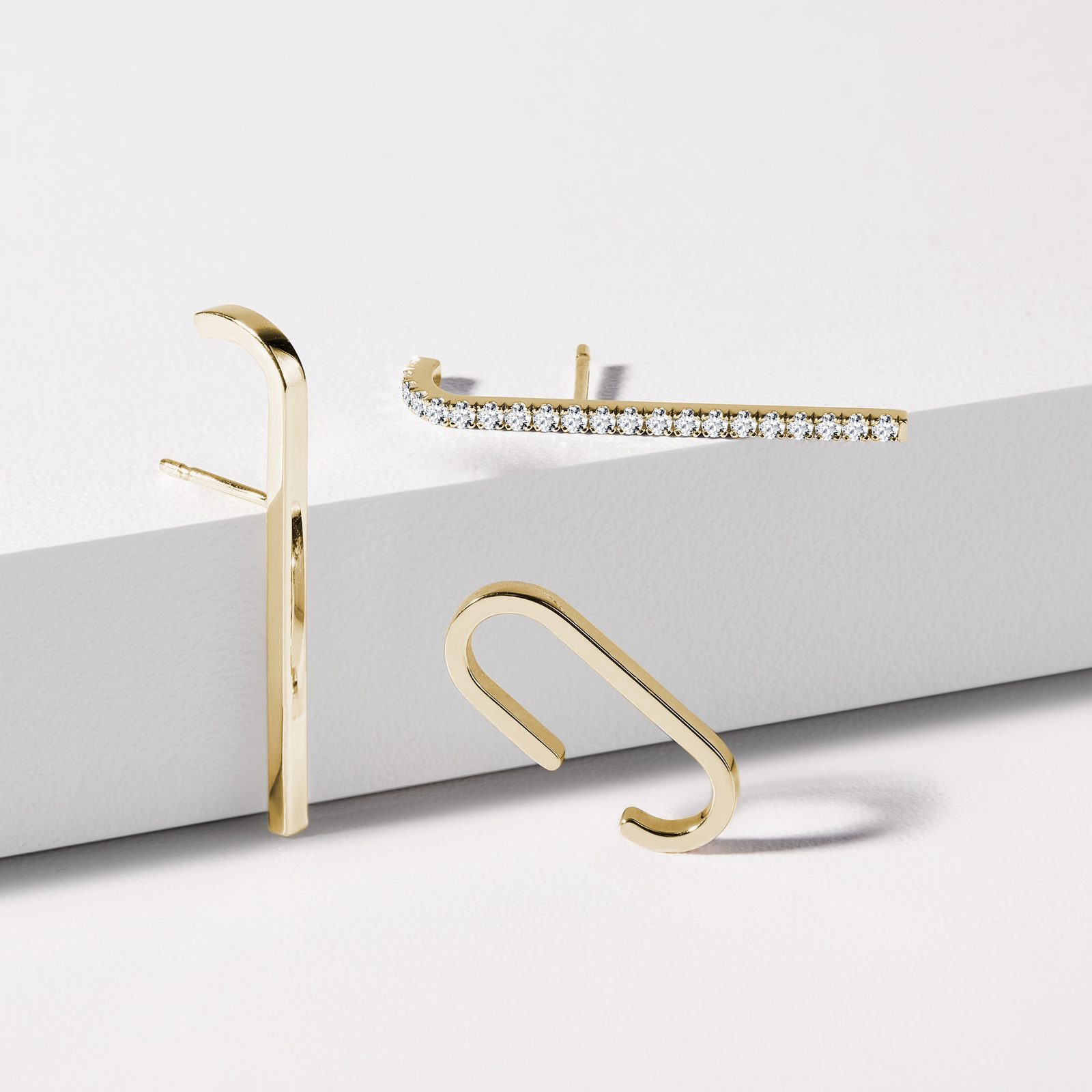 Single Gold Ear Cuff | KLENOTA