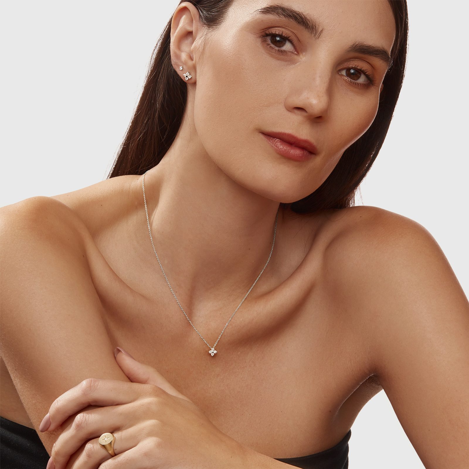 White Gold and Diamond Four-leaf Clover Jewelry Set | KLENOTA