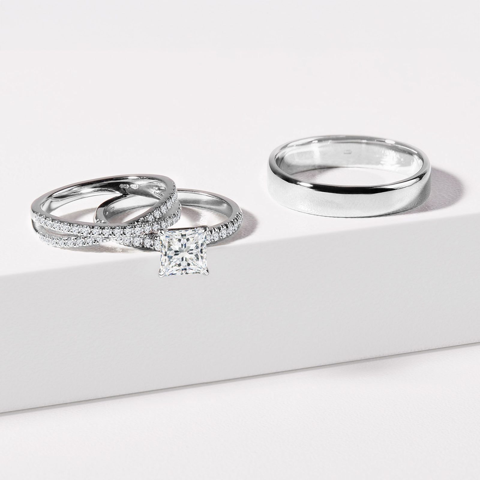 White Gold Diamond Crossover Wedding Ring | KLENOTA