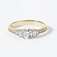 Diamantový zásnubný prsteň zo žltého zlata