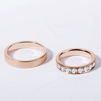 Snubní prsteny z růžového zlata - dámský s diamanty