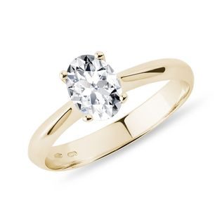 Prsten s oválným diamantem ve zlatě