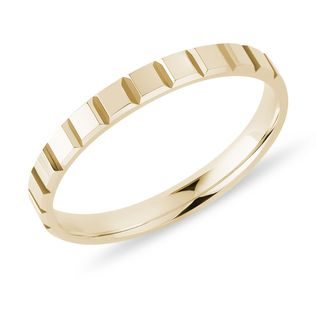 MODERNÍ PÁNSKÝ PRSTEN V LESKU VE 14K ZLATĚ - ZLATÉ PRSTENY - PRSTENY