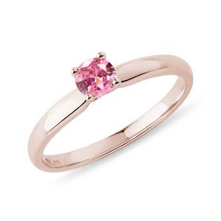 Prsten z růžového zlata s růžovým safírem