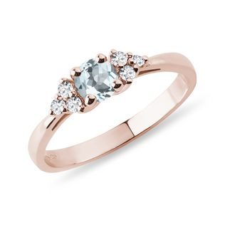 Prsteň z ružového zlata s akvamarínom a diamantmi