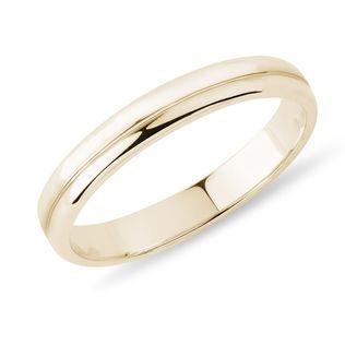 Men's ring in yellow gold with single engraved line