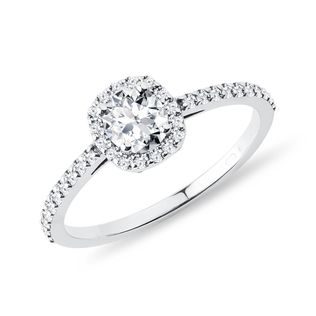 Diamond engagement ring in 14ct white gold