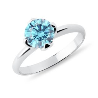 PIERŚCIONEK ZARĘCZYNOWY Z 1KT NIEBIESKIM DIAMENTEM W BIAŁYM ZŁOCIE - PIERŚCIONKI Z LAB GROWN DIAMENTAMI - PIERŚCIONKI ZARĘCZYNOWE