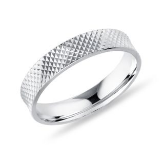 DÁMSKY PRSTEŇ Z BIELEHO ZLATA SO VZOROVANÍM - PRSTENE BIELE ZLATO - PRSTENE