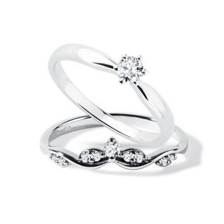 ENGAGEMENT SET WITH SOLITAIRE AND CHEVRON RINGS IN WHITE GOLD - ENGAGEMENT AND BRIDAL RING SETS - ENGAGEMENT RINGS