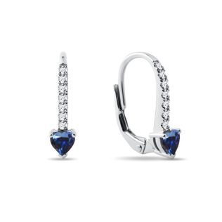 BOUCLES D'OREILLES EN OR BLANC, DIAMANTS ET SAPHIRS CŒUR - BOUCLES D'OREILLES EN SAPHIR - BOUCLES D'OREILLES