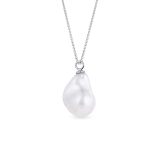 Baroque pearl pendant in white gold