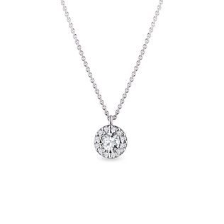 Minimalistický náhrdelník s diamanty v bílém zlatě