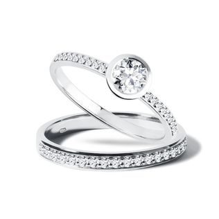 BEZEL ENGAGEMENT SET IN WHITE GOLD - ENGAGEMENT AND WEDDING MATCHING SETS - ENGAGEMENT RINGS
