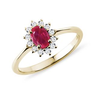 Ruby Ring with Brilliants in Yellow Gold