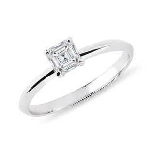 BAGUE EN OR BLANC AVEC DIAMANT TAILLE ASSCHER - BAGUES DE FIANÇAILLES ORNÉES DE DIAMANTS - BAGUES DE FIANÇAILLES