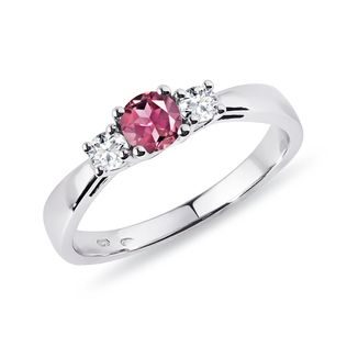 Tourmaline ring with diamonds in white gold
