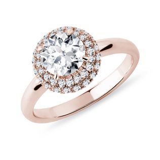 BAGUE DE LUXE EN OR ROSE AVEC HALO DE DIAMANTS - BAGUES AVEC DIAMANTS DE SYNTHÈSE - BAGUES DE FIANÇAILLES