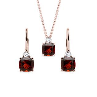 SÚPRAVA Z RUŽOVÉHO ZLATA S GRANÁTMI A DIAMANTMI - DRAHOKAMOVÉ SÚPRAVY - ŠPERKY