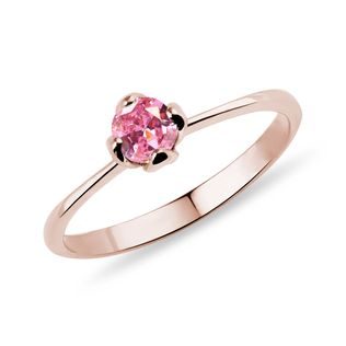 Prsten z růžového zlata s růžovým safírem