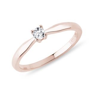 KLASSISCHER VERLOBUNGSRING AUS ROSÉGOLD MIT EINEM DIAMANTEN IM BRILLANTSCHLIFF - VERLOBUNGSRINGE MIT BRILLANT - VERLOBUNGSRINGE