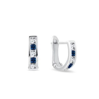 BOUCLES D'OREILLES HUGGIE EN OR BLANC AVEC SAPHIR ET DIAMANT - BOUCLES D'OREILLES EN SAPHIR - BOUCLES D'OREILLES